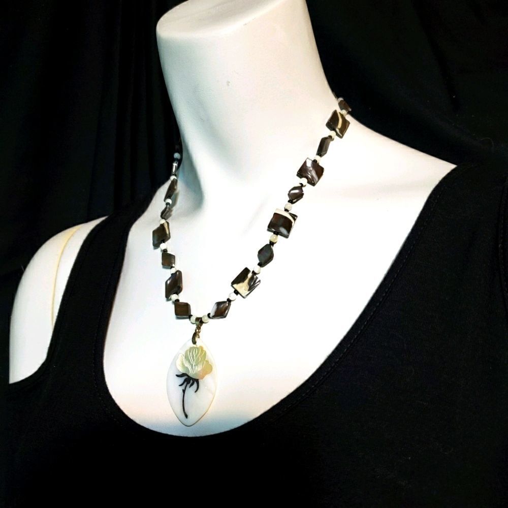 Sterling Silver Shell & Mother of Pearl Rose Neckl